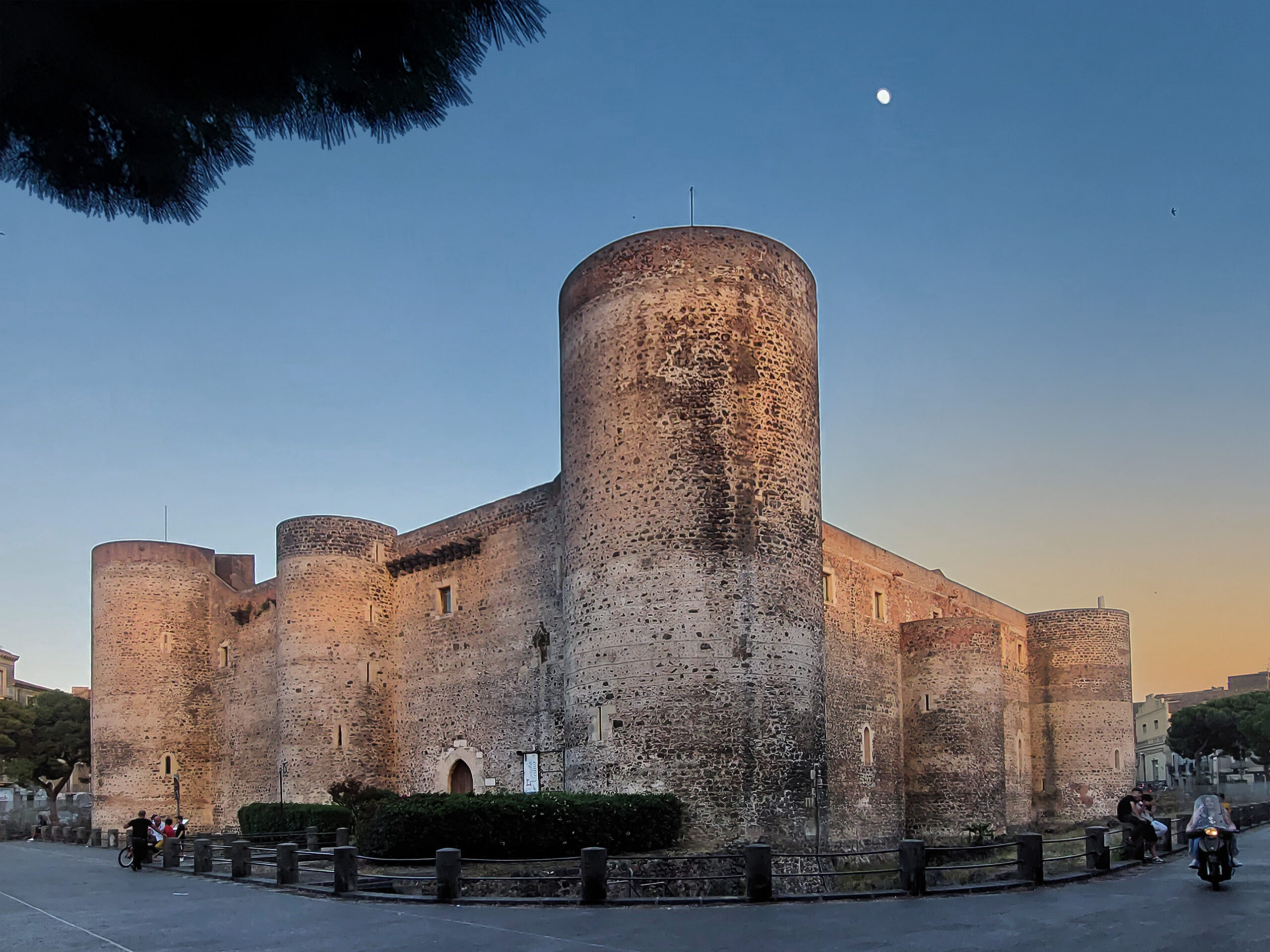 Sicily best spots: Castello Ursino