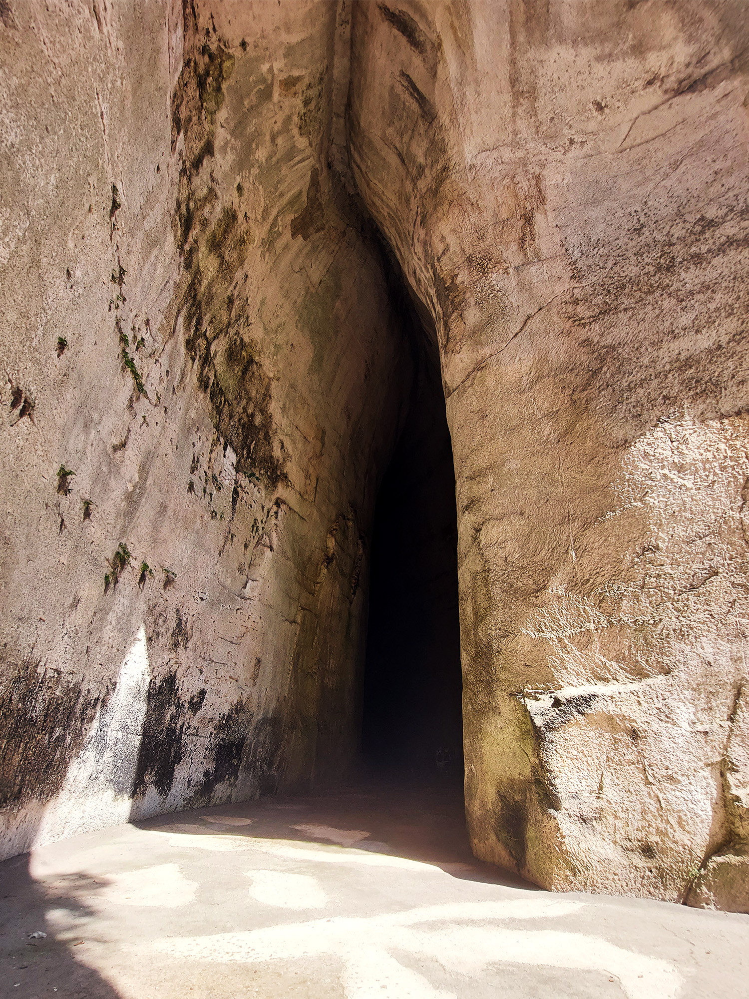 Sicily best spots: Siracusa Orecchio di Dioniso